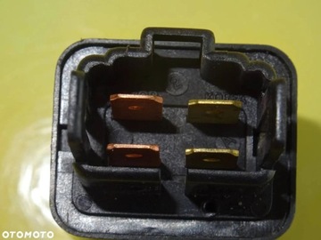 RELÉ HYUNDAI LANTRA I 95220-21300 NR1223