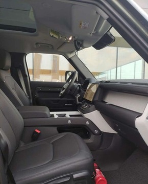 Land Rover Defender IV (L663) 2025 Land Rover Defender Defender MY25.5 3.0D I6 200 PS AWD Auto S 110 2.0 200KM, zdjęcie 14