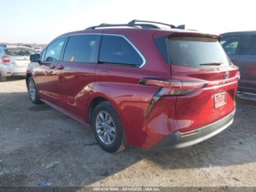 Toyota Sienna III 2022 Toyota Sienna Le, 2022r., 2.5L 2.5 Benzyna 189KM, zdjęcie 3