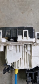 MERCEDES B TŘÍDA W246 ZÁMEK DVEŘE LEVÝ PŘEDNÍ