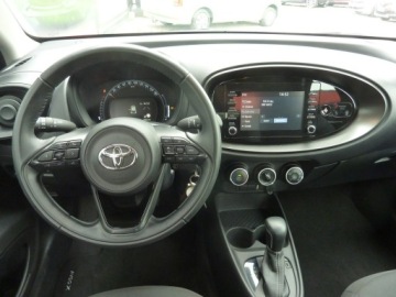 Toyota Aygo X 1.1 VVT-i 72KM 2022 Toyota Aygo X 1.0 Benzyna, zdjęcie 18