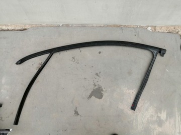 OPEL VECTRA C УПЛОТНИТЕЛЬ СТЕКЛА ЗАДНЕГО СЛЕВА, ХРОМИРОВАННАЯ ПОЛОСКА