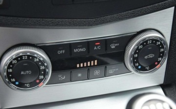 Mercedes Klasa C W204 Limuzyna 1.6 180 K BlueEFFICIENCY 156KM 2009 Mercedes-Benz Klasa C 1.6B Kompresor Oryginal Lakier Klima Grzane Fotele S, zdjęcie 25