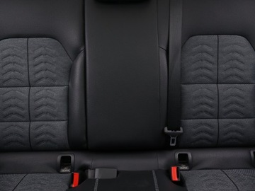 Mercedes GLA I Off-Roader Facelifting 1.6 200 156KM 2019 Mercedes GLA GLA 200, Salon Polska, Automat, zdjęcie 9