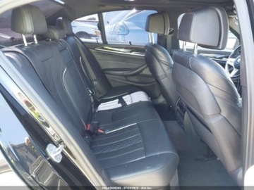 BMW Seria 5 G30-G31 2020 BMW Seria 5 m550i, 2020r., 4x4, 4.4L V8 4.4 Benzyna 523KM, zdjęcie 10