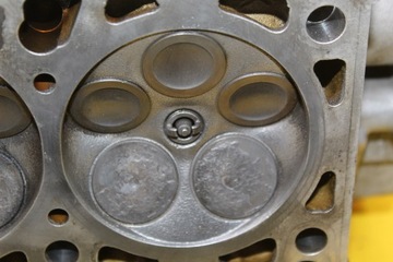 ГОЛОВКА ДВИГАТЕЛЯ A4 B6 A6 C5 2.4 B 078103373AH