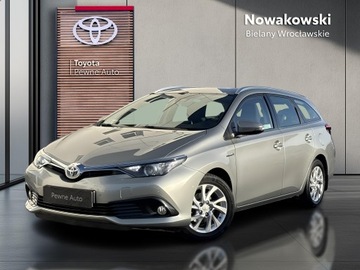 Toyota Auris II Touring Sports Facelifting 1.8 Hybrid 136KM 2017 Toyota Auris Hybrid 135 Premium II (2012-) Hybrid