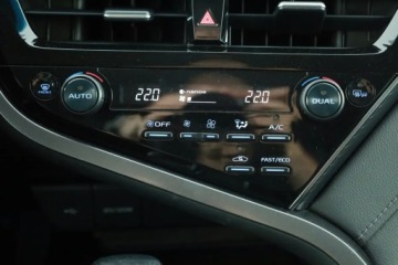 Toyota Camry IX Sedan 2.5 Hybrid Dynamic Force 218KM 2022 Toyota Camry 2.5 Hybrid, Salon Polska, zdjęcie 15