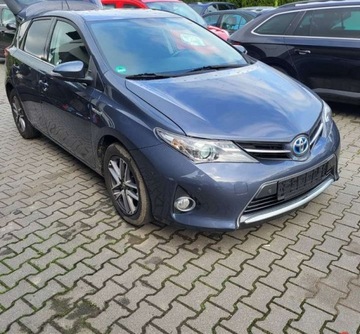 Toyota Auris II Hatchback 5d 1.8 HSD 136KM 2014 Toyota Auris Toyota Auris Hybryda 1.8 Hybryda Plug-in 136KM, zdjęcie 2
