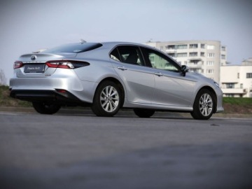 Toyota Camry IX Sedan 2.5 Hybrid Dynamic Force 218KM 2022 Toyota Camry Toyota Camry 2.5 Hybrid Comfort CVT FV23 Gwarancja Salon PL, zdjęcie 25