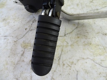 Suzuki DL 650 V-Strom 04-11 Комплект подножки правый рычаг