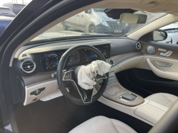 Mercedes Klasa E W213 Limuzyna Facelifting 2.9 E400d 330KM 2020 Mercedes E 400 4Matic Kamery360 Panorama Pamięć, zdjęcie 5