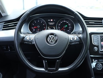 Volkswagen Passat B8 Limousine 2.0 TSI BlueMotion Technology 220KM 2015 VW Passat 2.0 TSI, Salon Polska, Serwis ASO, zdjęcie 20