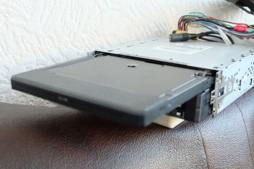 CLARION-VRX-878RVD-ПОВРЕЖДЕН