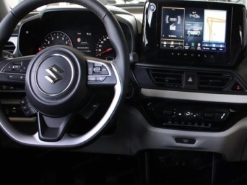 Suzuki Swift VI Hatchback Facelifting 1.2 DualJet SHVS 83KM 2025 SUZUKI Swift Premium Plus 1.2 Dualjet SHVS Hatchback 83KM 2025, zdjęcie 3