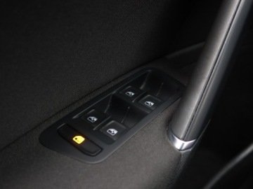 Volkswagen Golf VII Hatchback 3d Facelifting 1.6 TDI-CR DPF BMT 115KM 2019 VW Golf 1.6 TDI, Automat, Navi, Klima, Tempomat, zdjęcie 17