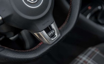 Volkswagen Golf VI Cabriolet 2.0 TSI GTI 210KM 2013 Volkswagen Golf Volkswagen Golf Cabrio GTI 2.0 Benzyna 210KM, zdjęcie 13