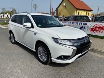 Mitsubishi Outlander III SUV PHEV Facelifting 2020 2.4 PHEV 224KM 2021 Mitsubishi Outlander HYBRYDA PHEV AUTOMAT NAWIGACJA LEDY KAMERA SKORY 4X4, zdjęcie 4