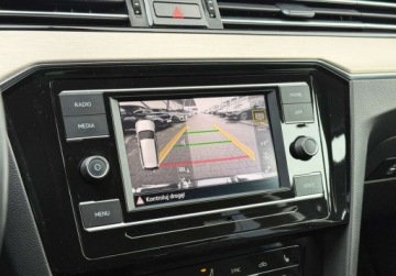 Volkswagen Passat B8 Variant Facelifting 2.0 TSI 190KM 2022 Volkswagen Passat LED Travel Assist Kamera ACC Salon Polska FVAT23, zdjęcie 32