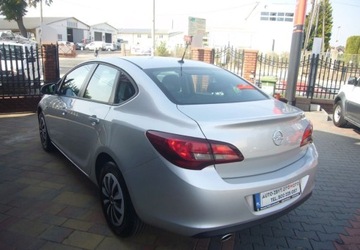 Opel Astra J Sedan 1.4 Turbo ECOTEC 140KM 2017 Opel Astra Opel Astra IV 1.4 T Business 1.4 BenzynaLPG 140KM, zdjęcie 8