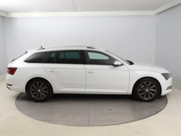 Skoda Superb III Kombi 2.0 TDI 190KM 2018 Skoda Superb 2.0 TDI, Salon Polska, 187 KM, 4X4, zdjęcie 5
