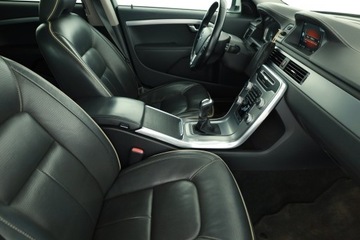 Volvo V70 III Kombi Facelifting 2.0 D4 DRIVE-E 181KM 2014 Volvo V70 D4, 178 KM, Skóra, Navi, Xenon, zdjęcie 6