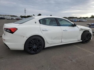 Maserati Ghibli III 2024 Maserati Ghibli 2024r., 4x4, 3.0L 3.0 Benzyna 424KM, zdjęcie 2