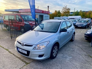 Hyundai i30 I Hatchback 1.6 CRDi 90KM 2009 Hyundai i30 Zarejstrowaney nowe sprzeglo 1.6 Diesel 90KM