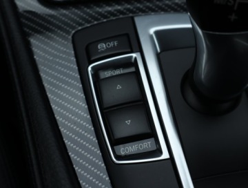 BMW Seria 5 F10-F11 Touring Facelifting 520d 190KM 2016 BMW 5 520d xDrive, 187 KM, 4X4, Automat, Skóra, zdjęcie 17