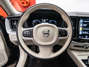 Volvo XC60 II 2021 VOLVO XC60 B4 D AWD Momentum Pro aut Suv 197KM 2021, zdjęcie 12