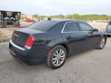 Chrysler 300C II 2017 Chrysler 300 Limited 2017 3.6l 3.6 Benzyna 292KM, zdjęcie 3