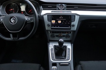 Volkswagen Passat B8 Variant 1.8 TSI BlueMotion Technology 180KM 2016 VW Passat 1.8 TSI, Salon Polska, Navi, Klima, zdjęcie 11