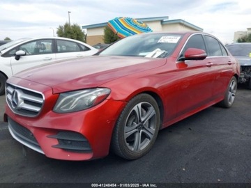 Mercedes Klasa E W213 2020 Mercedes-Benz Klasa E 2020r., 350, od ubezpieczalni 2.0 Benzyna 255KM, zdjęcie 2