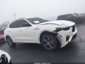 Maserati Levante 2022 Maserati Levante 2022r., 4x4, 3.0L 3.0 Benzyna 424KM, zdjęcie 4