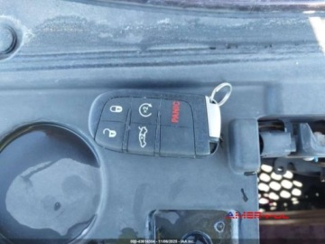 Chrysler 300C II 2021 Chrysler 300 2021 r., 3,6L TOURING L AWD 3.6 Benzyna 292KM, zdjęcie 9