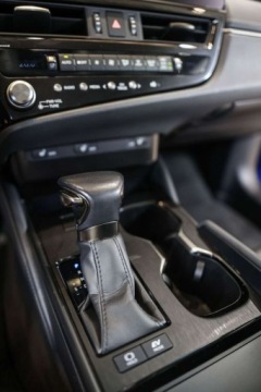 Lexus ES VII (XV70) 2022 Lexus ES 300h F Sport Design 2.5 Hybryda 218KM, zdjęcie 20