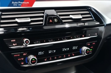 BMW Seria 5 G30-G31 Touring 520d 190KM 2019 BMW Seria 5 xDrive520d M Sport HarmanKardon Fotel sportowy 2.0 Diesel, zdjęcie 18