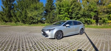 Toyota Corolla XII TS Kombi 2.0 Hybrid Dynamic Force 184KM 2019 Toyota Corolla XII 2.0 Combi Hybryda Komfort + Tech, zdjęcie 1