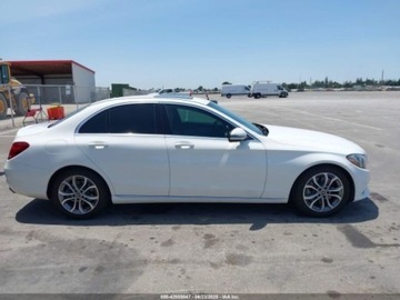 Mercedes Klasa C W205 2018 Mercedes-Benz Klasa C C 300 2.0 Benzyna 241KM, zdjęcie 9