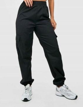 JOGGER KIESZENIE KON NG2__S BOOHOO CZARNE SPODNIE