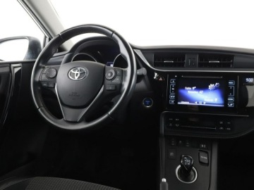 Toyota Auris II Touring Sports Facelifting 1.8 Hybrid 136KM 2016 Toyota Auris HEV full LED półskóra kamera i, zdjęcie 15