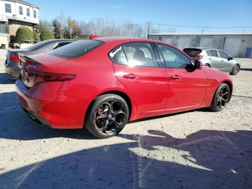 Alfa Romeo Giulia II Sedan 2.0 TBi 280KM 2017 Alfa Romeo Giulia Ti Q4 2017 2.0l 2.0 Benzyna 280KM, zdjęcie 3
