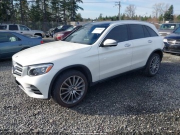 Mercedes GLC C253 2018 Mercedes-Benz GLC 300 4matic, 2018r., 4x4, 2.0L 2.0 Benzyna 241KM, zdjęcie 1