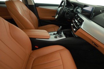 BMW Seria 5 G30-G31 Touring 530d 265KM 2018 BMW 5 530d, 261 KM, Automat, Skóra, Navi, Klima, zdjęcie 6