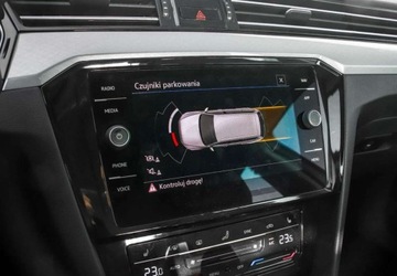 Volkswagen Passat B8 Variant Facelifting 2.0 TDI SCR 200KM 2023 Volkswagen Passat Variant 2.0TDI 200KM DSG, Business, Czujniki parkowania,, zdjęcie 17