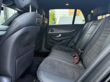 Mercedes Klasa E W213 Kombi Plug-in Facelifting 2.0 E300de 306KM 2020 Mercedes-Benz Klasa E 300 DE hybryda plug-In pakiet AMG serwis ASO pakiet, zdjęcie 16