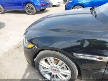 Jaguar XE 2019 Jaguar XE Jaguar XE 25T, od ubezpieczalni 2.0 Benzyna 247KM, zdjęcie 3