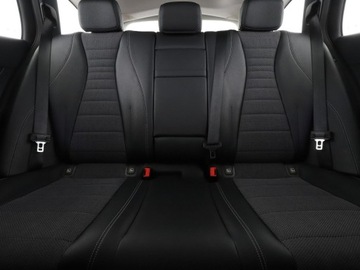 Mercedes Klasa E W213 Kombi 2.0 220d 194KM 2017 Mercedes E 220 Historia serwisowa ASO Automat Navi, zdjęcie 17