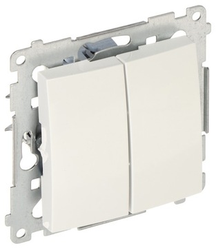 Коннектор двойной подсвечник 10AX Белый Simon 54