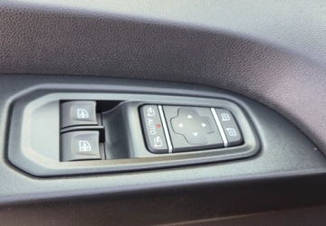 Renault Trafic III Combi 2.0 dCi  170KM 2023 Renault Trafic Spaceclass Escapade170 KMAUTOMATLozkoStolikPerfekt stanGwar, zdjęcie 7